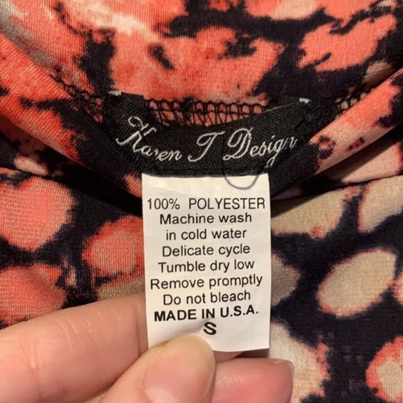 NWOT Karen T Designs Cold Shoulder Shark Bite Top 🌸 - Picture 2 of 8